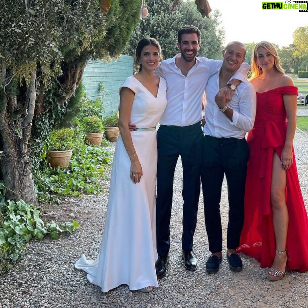 Thiago Alcántara Instagram - …y que viva los novios!!! Os queremos! @marioafann @pepa_coan