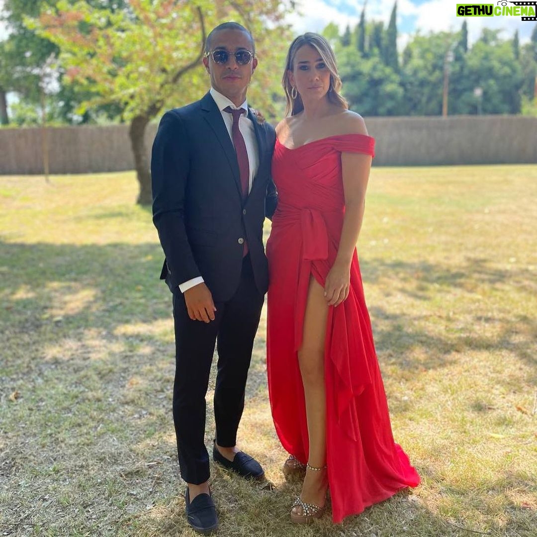 Thiago Alcántara Instagram - …y que viva los novios!!! Os queremos! @marioafann @pepa_coan