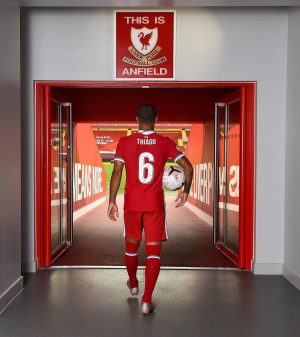 Thiago Alcántara Instagram - This is Anfield. Challenge accepted! 🙌🏽
UP THE REDS! 🔴 @liverpoolfc 
#YNWA