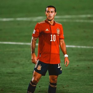 Thiago Alcántara Instagram - semana completa! ✌🏼
@sefutbol 🇪🇸