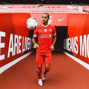 Thiago Alcántara Instagram - 📍Liverpool.
What a nice day! Thank you for your lovely welcome 😃 @liverpoolfc