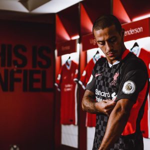 Thiago Alcántara Instagram - 📍Liverpool.
What a nice day! Thank you for your lovely welcome 😃 @liverpoolfc
