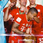 Thiago Alcántara Instagram - That Feeling. 😍🎉🏆 #MiaSanMia Olympiastadion Berlin