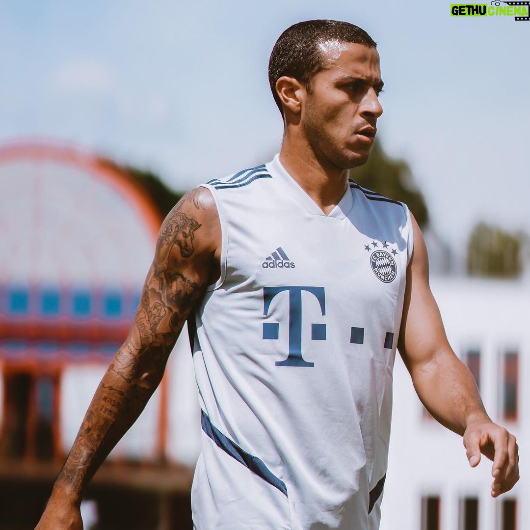 Thiago Alcántara Instagram - Säbener Straße.
