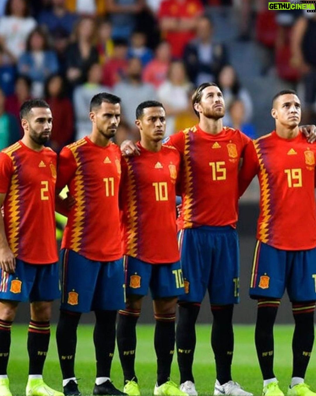 Thiago Alcántara Instagram - Pequeños pasos hacia nuestro objetivo💪🏾⚽️ #EURO2020