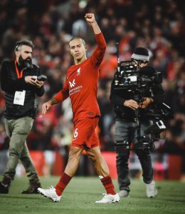 Thiago Alcántara Instagram - That’s the way! Incredible Anfield today. Up the Reds! Anfield, Liverpool