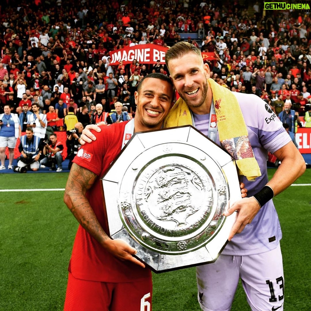 Thiago Alcántara Instagram - best way to start the season 😍 Up the Reds! #YNWA
