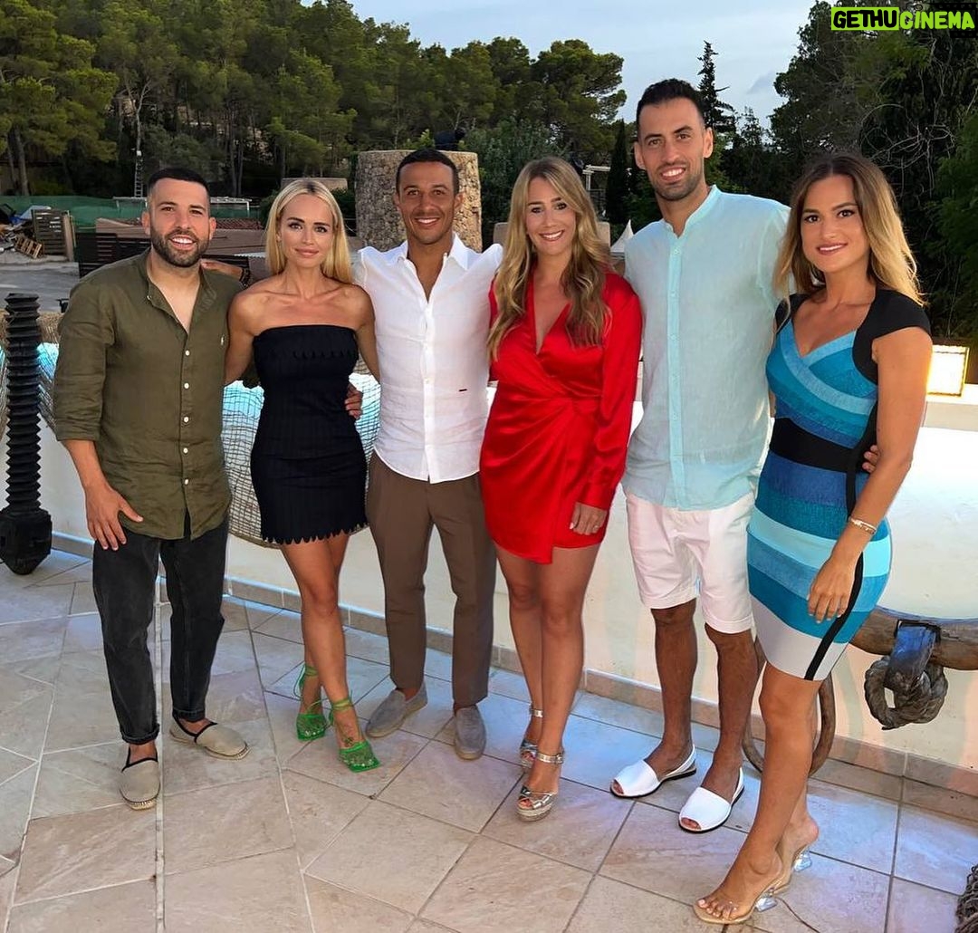 Thiago Alcántara Instagram - summer ‘22 ✅ back to Liverpool! ⚽️🥳