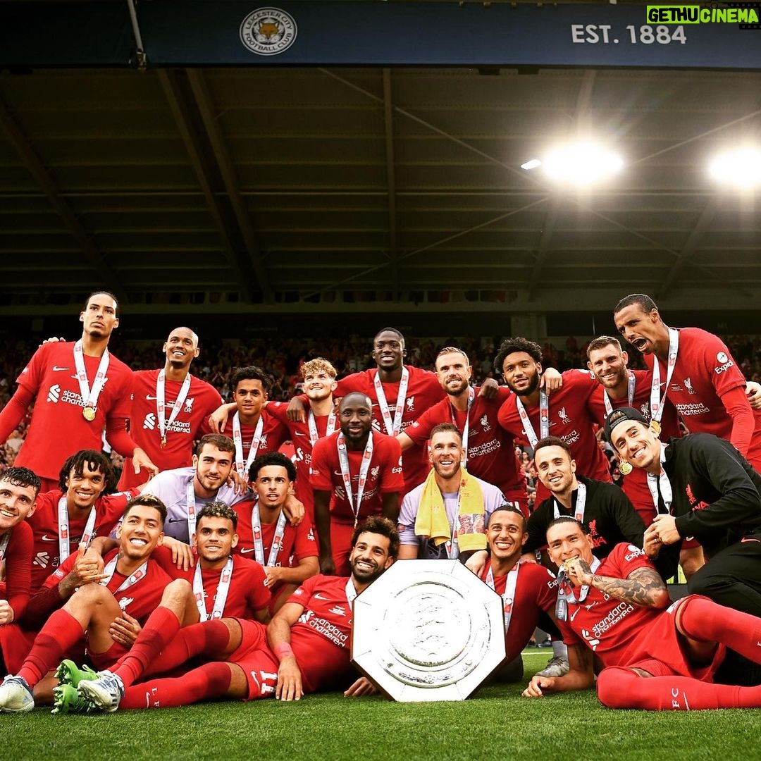 Thiago Alcántara Instagram - best way to start the season 😍 Up the Reds! #YNWA