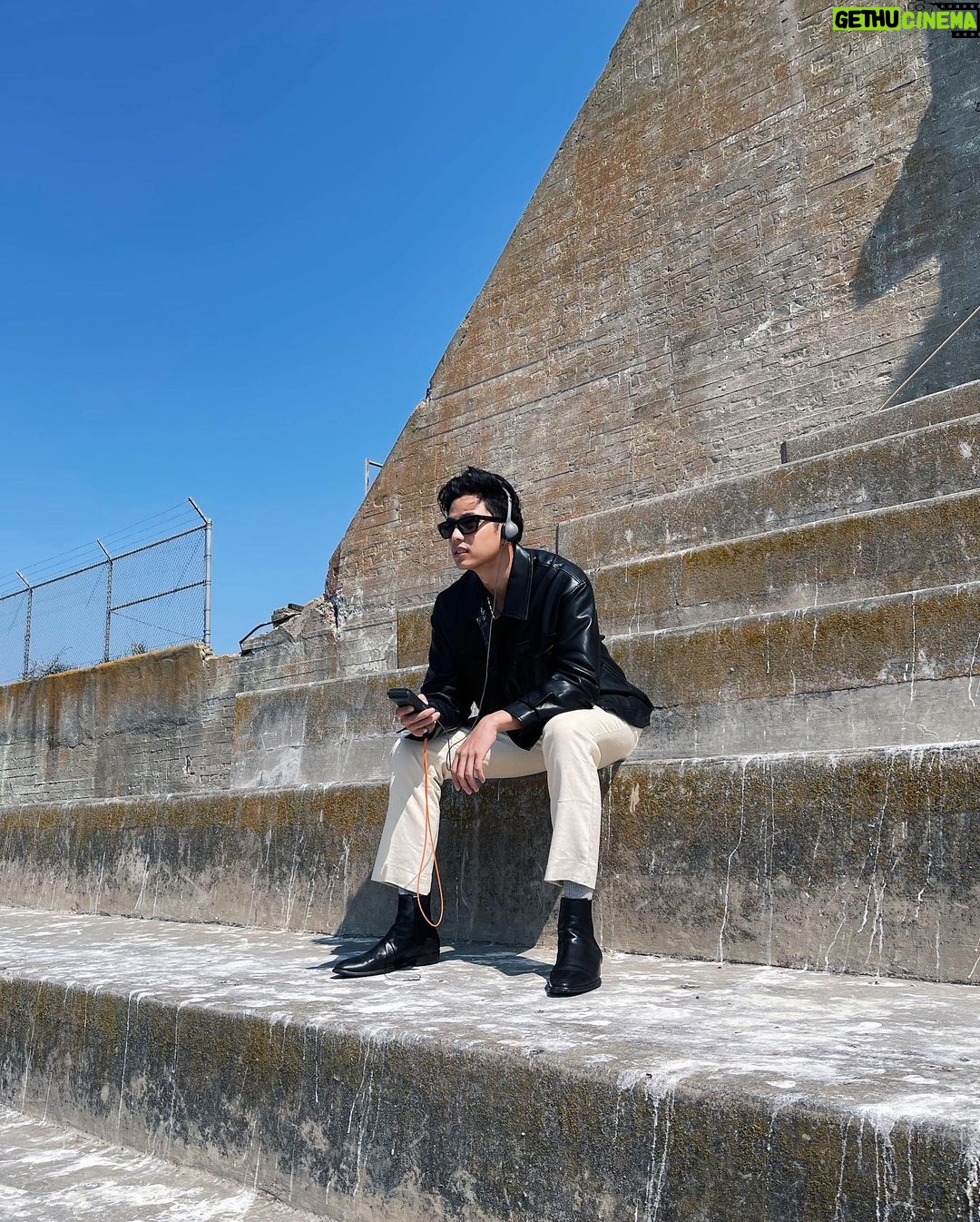 Thiti Mahayotaruk Instagram - แอคๆ เลยครับ 😎