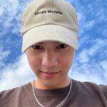 Thiti Mahayotaruk Instagram - ก่อนจะจากไปเธอมีอะไรอีกมั้ยที่ลืมบอก… - ล้างจานทุกวัน - แยกผ้าก่อนซัก - แยกขยะก่อนทิ้ง - อย่าลืมกุญแจห้อง - มีอะไรอีกมั้ย..? ได้ฟีลแม่มาส่งเรียนนน 🤣 Melbourne, Victoria, Australia