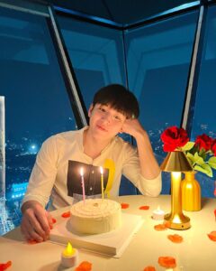 Thitipoom Techa-apaikhun Instagram - Still young 🎂🎉