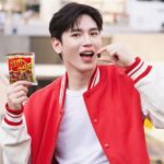Thitipoom Techa-apaikhun Instagram - 😋ทุกคนค้าบบบบ วันนี้นิวมากับขนมคู่ใจที่จะได้เคี้ยวเพลินๆ ไปกับ ปีโป้ กัมมี่ ขนมกัมมี่รสผลไม้แท้ อร่อยฟินเหมือน “ปีโป้” แต่มาในแบบ “กัมมี่” เนื้อหนึบๆ นุ่มๆ เด้งดิ้ง เด้งดิ้ง หน้าตาน่ารักน่ากิน อย่าลืมไปลองกันเยอะๆ นะค้าบบบบบ ปีโป้-กัมมี่ เคี้ยวสนุก..เคี้ยวอร่อย 💗💜🧡❤️ 🙋🏻ใครอยากลอง เคี้ยวสนุก..เคี้ยวอร่อย กับ ปีโป้กัมมี่ แบบนิวสามารถ ซื้อได้ที่ 7-11, ซุปเปอร์มาร์เก็ต และร้านค้าทั่วไปได้เลยนะค้าบบบบบบบบ #ปีโป้กัมมี่ #เคี้ยวสนุกเคี้ยวอร่อย #pipogummyfill