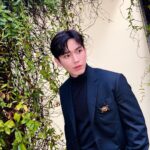 Thitipoom Techa-apaikhun Instagram - On the floor