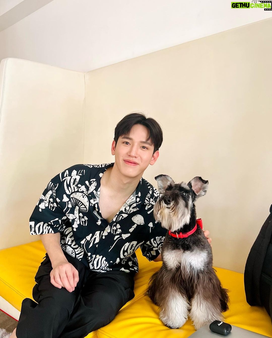 Thitipoom Techa-apaikhun Instagram - Shooting with super model 😍