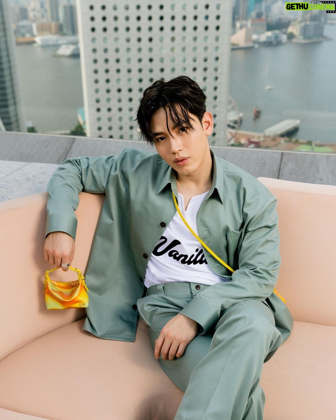 Thitipoom Techa-apaikhun Instagram - Fun Time🥂 #chatosavoirart
