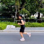 Thitipoom Techa-apaikhun Instagram - เป็นครั้งแรกในชีวิตที่ลองสั่งรองเท้าวิ่งมาเพราะเค้าบอกกันว่ามันจะช่วยการวิ่งให้ดีขึ้น ที่ผ่านมาไม่เคยเชื่อคำนี้ปกติใส่พวก ultraboots ก็ว่านุ่มสบายแล้ว พอได้ลองรองเท้าวิ่งจริงๆเท่านั้นแหละโอ้โห เหมือนรองเท้าตี+9 วิ่งเร็วขึ้นเยอะ (ไม่รู้คิดไปเองทั้ยแต่ปกติวิ่งช้าๆชิวๆแบบไม่เหนื่อย Pace 7.3 แต่พอใส่รองเท้าวิ่งวิ่งชิวๆได้ Pace 6.0) รวมถึงตอน spint ก็ไม่เกิดความร้อนที่ปลายเท้า ถ้าเป็นรองเท้าที่ใส่เดินเล่นนะ เท้าบวมไปแล้ว😂 ใครไม่เคยลองนิวว่าลองใส่รองเท้าสำหรับวิ่งดู แล้วจะว๊าวว😀 อันที่ใส่นี้เป็น Adizero Prime X 2 Strung ของ @adidas และเสื้อจาก @jaojack