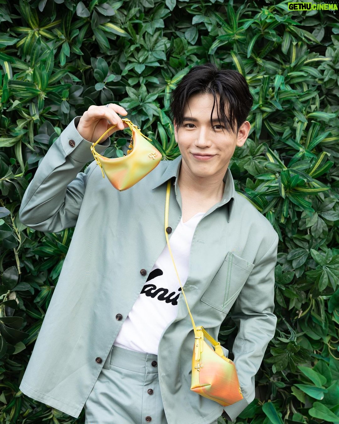 Thitipoom Techa-apaikhun Instagram - Fun Time🥂 #chatosavoirart