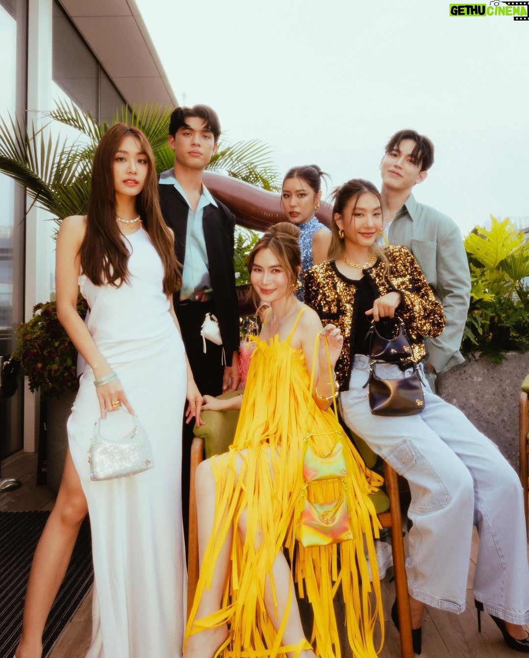 Thitipoom Techa-apaikhun Instagram - Fun Time🥂 #chatosavoirart