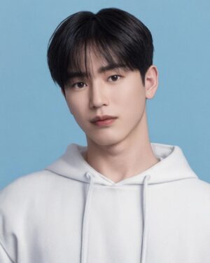 Thitipoom Techa-apaikhun Instagram - Do you know him?