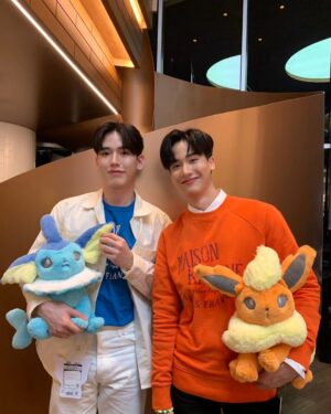 Thitipoom Techa-apaikhun Instagram - น้ำกับไฟถ้าไกลกันได้ก็ดี 🔥💧