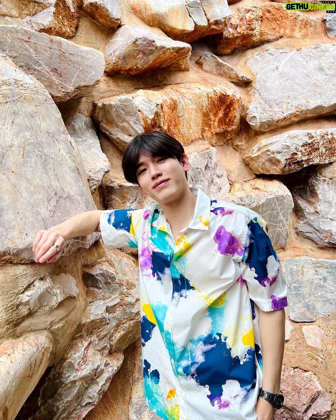 Thitipoom Techa-apaikhun Instagram - หินในหิน🪨