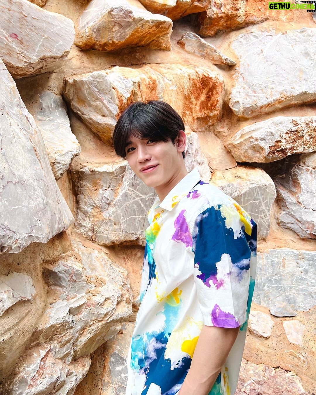 Thitipoom Techa-apaikhun Instagram - หินในหิน🪨