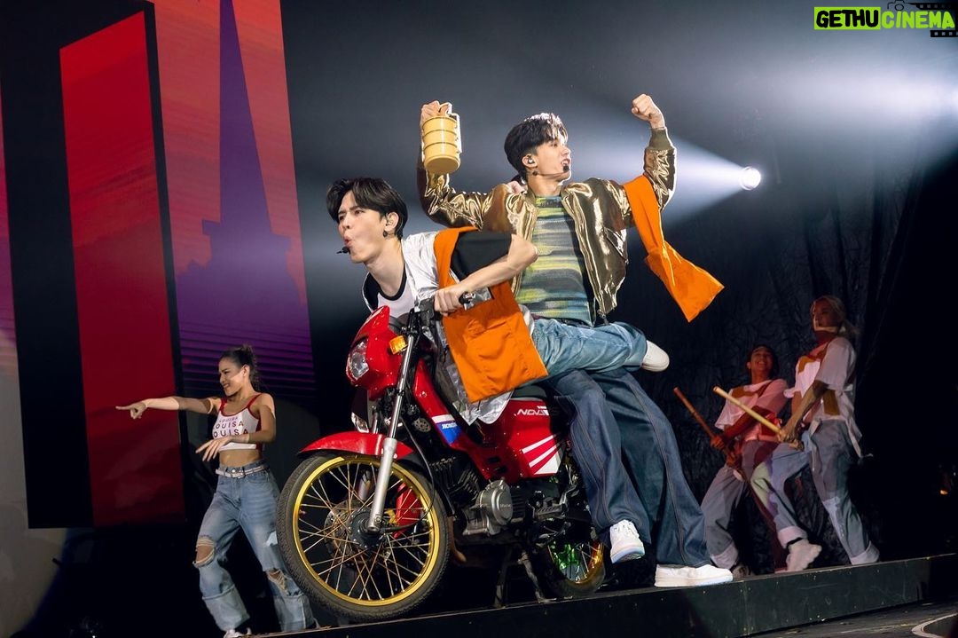 Thitipoom Techa-apaikhun Instagram - I hope you guys are happy with us. Thank you everyone to be with us and made it happen see you next time. ❤️💛💚💙 #belucaconcert