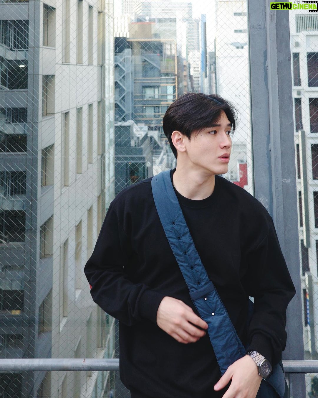 Thitipoom Techa-apaikhun Instagram - ซ้าย ขวา หน้า