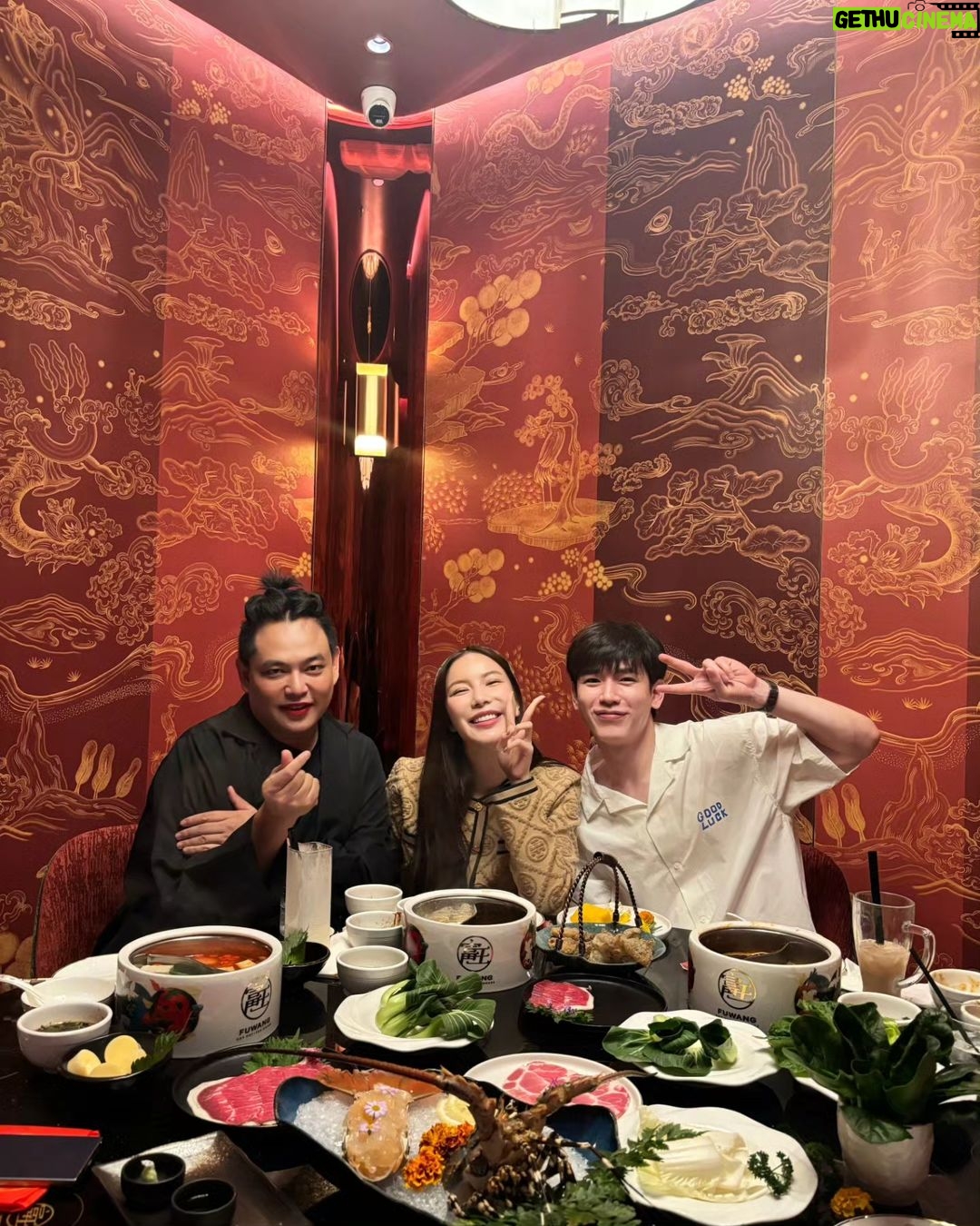 Thitipoom Techa-apaikhun Instagram - วัยรุ่นทานข้าว