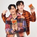 Thitipoom Techa-apaikhun Instagram - เล่น Challenge กันรึยังครับทุกคน ถ้ายัง! รีบไปเคี้ยวให้หนึบ ละไปเด้งให้สนุกกับผม และเตกันนะ 🥳 🙌 แล้วมาเป็น 20 ผู้โชคดี ไปสนุกกันให้สุดเหวี่ยง กับพวกเราทั้ง 2 คน ในวันที่ 6 เมษายน 67 กติกาการร่วมสนุก 1.ซื้อปีโป้กัมมี่ 5 ซองขึ้นไป ที่ 7-11, โลตัส, บิ๊กซี, แฟมิลี่มาร์ท, ท็อปส์, ถูกดี, เดอะมอลล์, แม็คโคร และเซ็นทรัลโฮลเซลล์ *เล่นได้ไม่จำกัดจำนวนครั้ง และต้องเก็บใบเสร็จเพื่อมายืนยันในวันงาน 2.เล่น Game Filter ผ่านทาง TikTok โดยสแกน QR Code ตามภาพ พร้อม Create ท่าเคี้ยวปีโป้กัมมี่ ให้อร่อย และสนุกในแบบของคุณ โดยขณะเล่นเกมส์ต้องถือซองปีโป้กัมมี่ไว้ในมือ ตลอดการเล่น Game Filter *คะแนนใน Filter ไม่มีผลต่อการพิจารณาตัดสิน 3.เซฟคลิป และโพสต์ลงบน TikTok หรือ X(twitter) ของตัวเอง โดยตั้งค่าเป็นสาธารณะ พร้อมเขียนแคปชั่น “ขอ 3 คำให้กับปีโป้กัมมี่” และติด #ปีโป้กัมมี่เคี้ยวหนึบChallengexTayNew #ปีโป้กัมมี่ ⏰ ระยะเวลาการซื้อสินค้า วันนี้ - 17 มี.ค. 2567 📍 ร่วมสนุกได้ตั้งแต่ วันนี้ - 17 มี.ค. 2567 เวลา 23.59 น. 📣 ประกาศผลผู้โชคดี 22 มี.ค. 2567 งานนี้เอเนอร์จี้ต้องพร้อม ยอมแพ้ไม่ได้แล้ว ไปสนุกด้วยกันนะครับ❤️