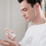 Thomas Doherty Instagram - Capture Totale le Serum is an essential new step in my skincare routine 🤍 @dior @diorbeauty @diorbeautylovers #DIORCAPTURETOTALE #CAPTUREIT
