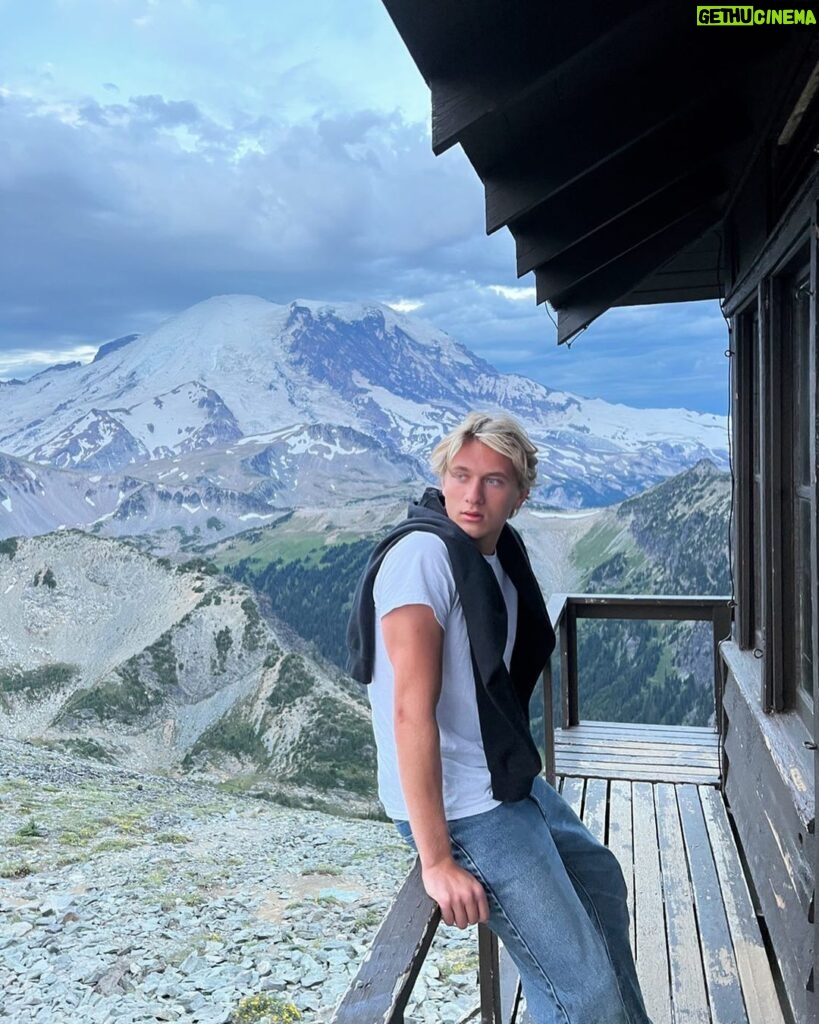 Thomas Kuc Instagram - 🏔🌄 Mount Rainier National Park