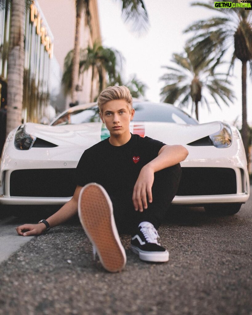 Thomas Kuc Instagram - 🏎 - I had a dope photoshoot with @sean_nelles 🔥Awesome pics coming soon! Go follow him! Rodeo Drive