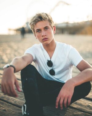 Thomas Kuc Instagram - 🕶
-
📸: @kysonfacer