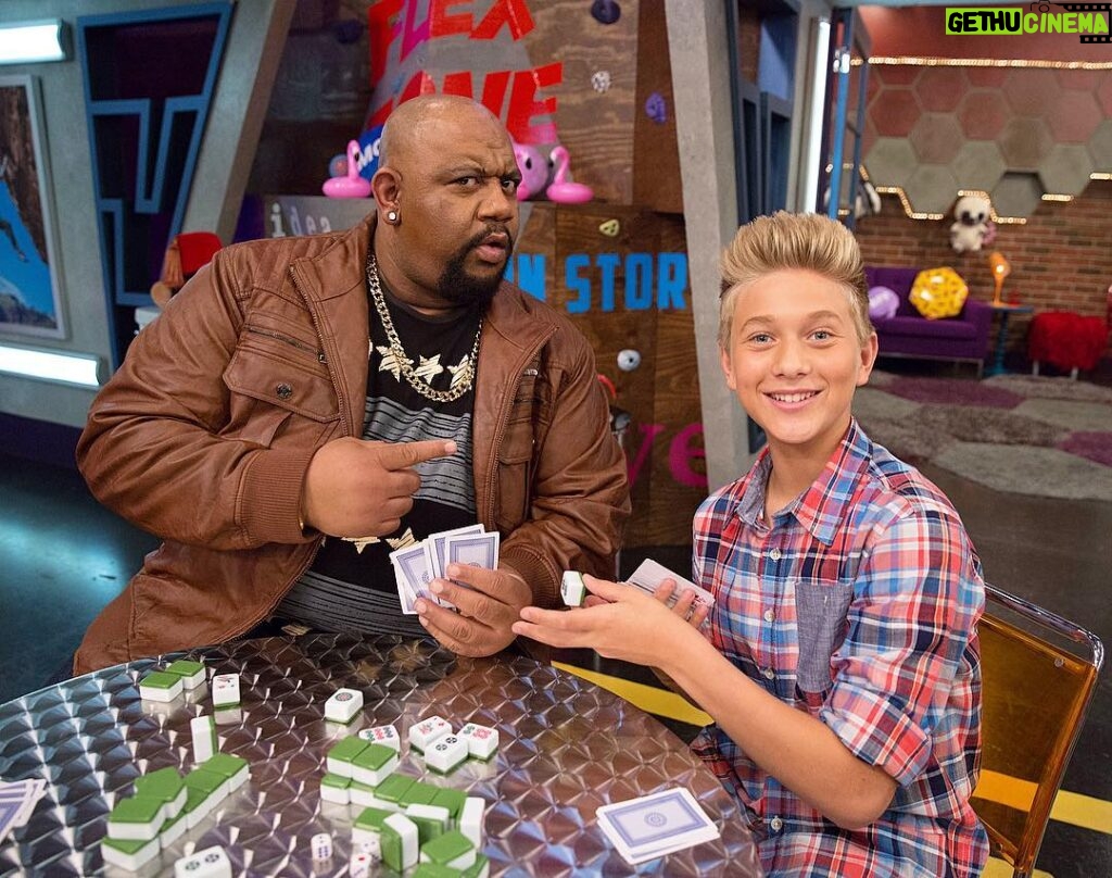 Thomas Kuc Instagram - Are you ready for an all new Game Shakers tonight at 9!👾🤗It's really funny!😂 #GameShakers