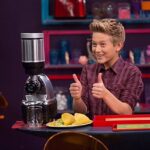 Thomas Kuc Instagram - Ever wanted to make juiced tacos?!😂🌮Well then you should watch tonight's episode of Game Shakers at 9😂🙃 #GameShakers