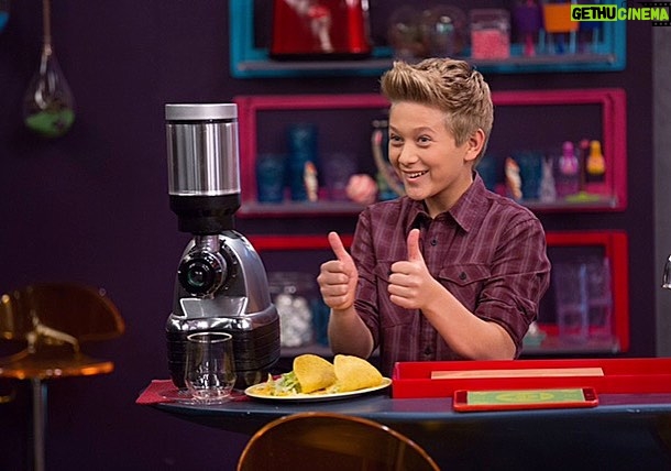 Thomas Kuc Instagram - Ever wanted to make juiced tacos?!😂🌮Well then you should watch tonight's episode of Game Shakers at 9😂🙃 #GameShakers