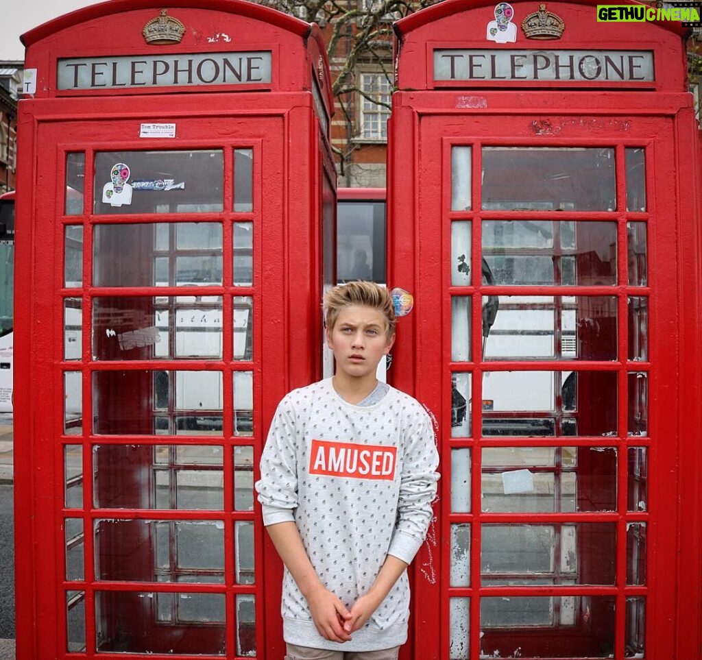 Thomas Kuc Instagram - Please leave a message after the tone...☎️◽️ #London #Telephone #Travel London Telephone Booth