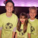 Thomas Kuc Instagram - Had such a great time at the @generationon toy wrapping event with these awesome people! Don't forget to go to GenerationOn.org/joymaker to become a joymaker! 🎁🎅🏻🎄