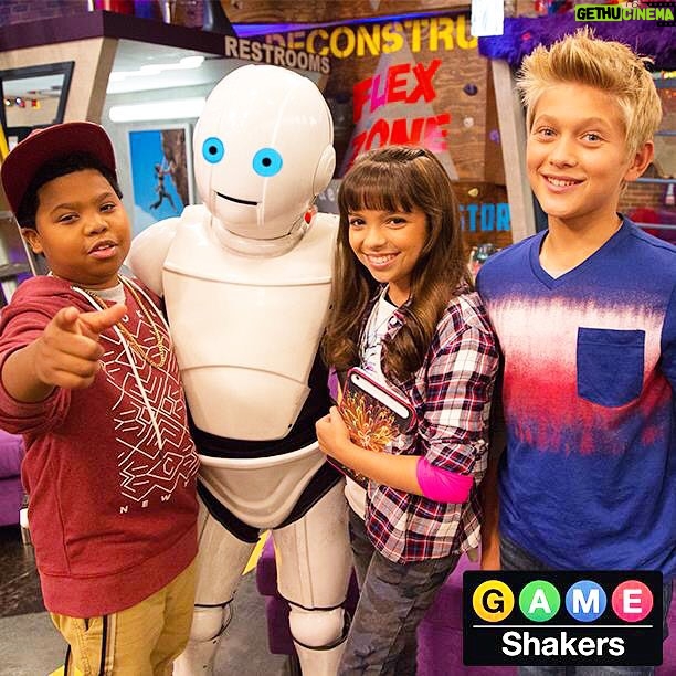 Thomas Kuc Instagram - How do you know your robot is obsessed with you?! Watch the new episode of Game Shakers 8:30 tonight to find out!! 🕣😱