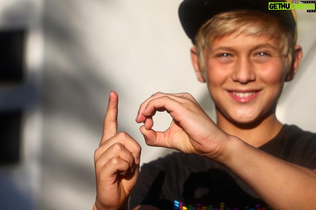 Thomas Kuc Instagram - 10k!!! You guys are so awesome! It means a lot. 👏🏻