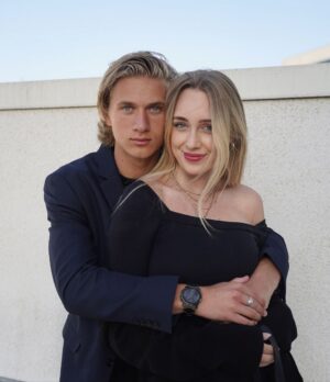 Thomas Kuc Instagram - Happy birthday my love 🎈You deserve the world! I hope it’s a great one❤️