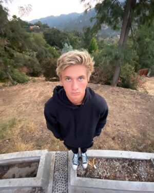 Thomas Kuc Instagram - elongated