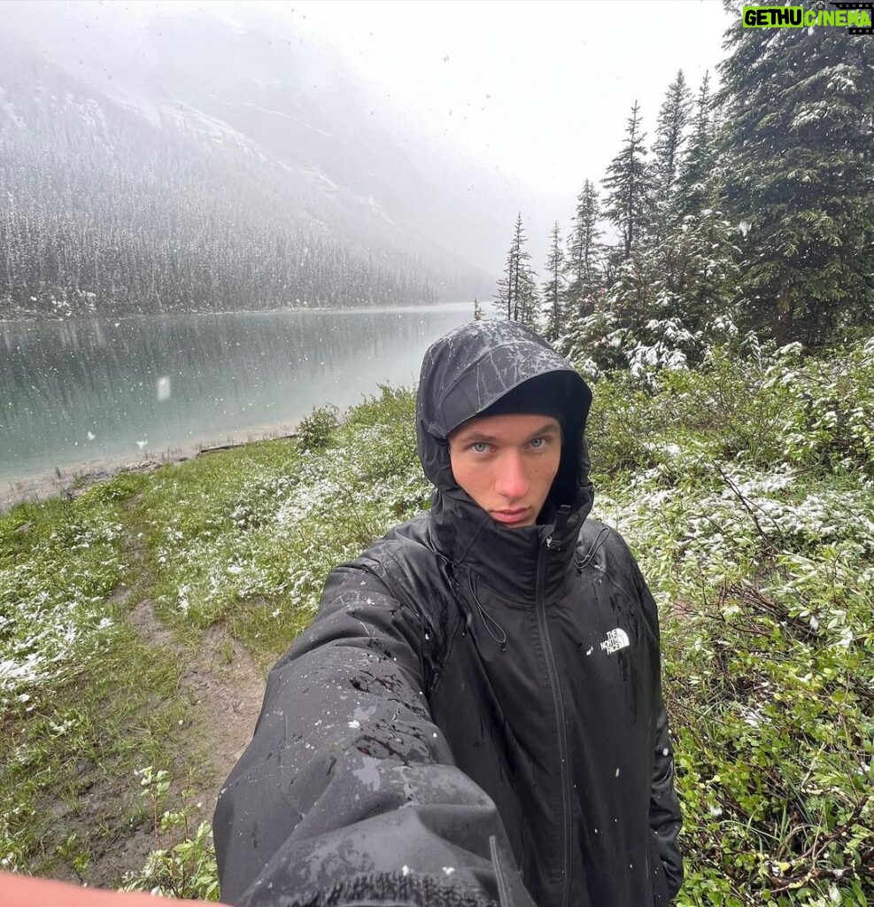Thomas Kuc Instagram - a summer turned into winter 🌨️ - I hope everyone’s been well 🫶🏻 Banff, Alberta