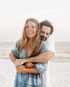Thomas Rhett Instagram - Lauren.. One year away from being in your mid thirties!! Me, Willa Gray, Ada James, Lennon and Lillie are the luckiest people on the planet to have you in our lives. You make me and everyone you’re around better. Pretty wild that I have been telling you happy birthday since you were like 9 haha. I thank God everyday that you were created. I love you honey... HAPPY BIRTHDAY!! @laur_akins