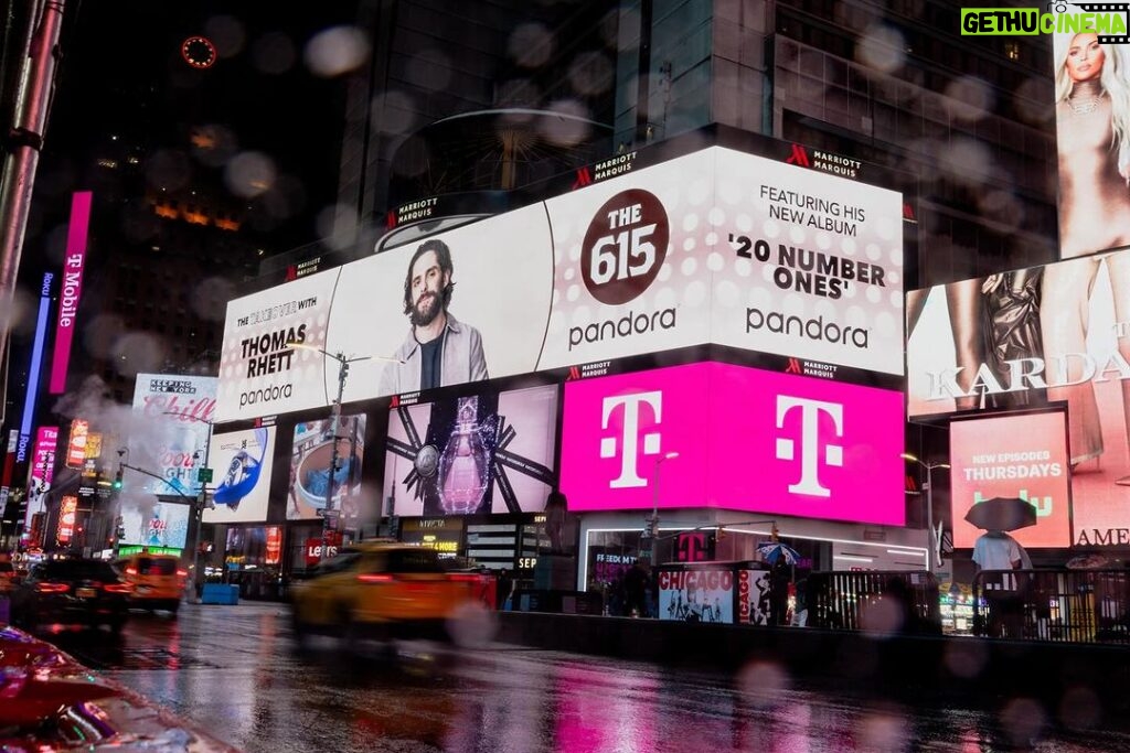 Thomas Rhett Instagram - Bringing the 615 to NYC! thank you @pandora!! #20numberones Times Square, New York City