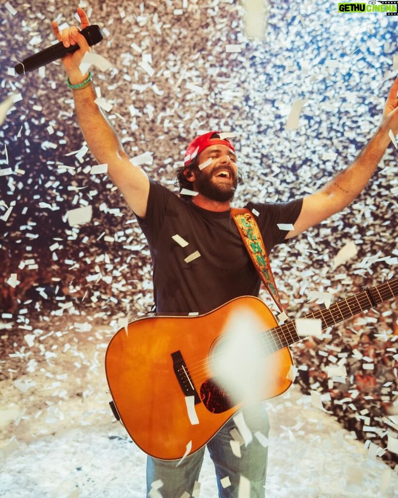 Thomas Rhett Instagram - final weekend of tour kicking off tonight, 20 number ones collection coming out tonight, song with @morganwallen releasing tonight… so stoked right now 📸: @graysongregory