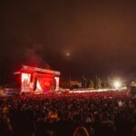 Thomas Rhett Instagram - Who wore it better? 😎 New Brunswick, y’all were wild. We love ya! 📸: @graysongregory YQM Country Fest