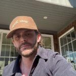 Thomas Rhett Instagram - I must live under a rock cause I heard this song yesterday and couldn’t stop singing it. Big fan @redclaystrays